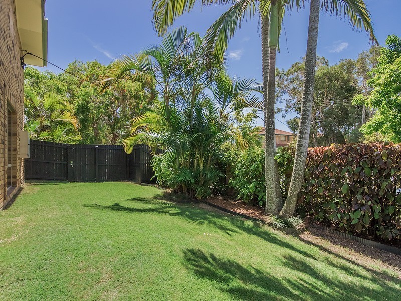 1/12 Gordon Street, Labrador QLD 4215