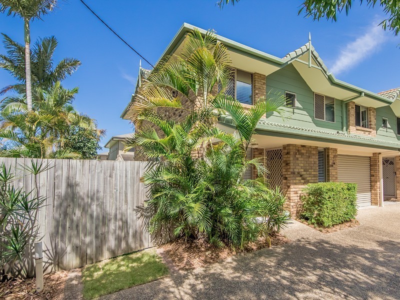 1/12 Gordon Street, Labrador QLD 4215