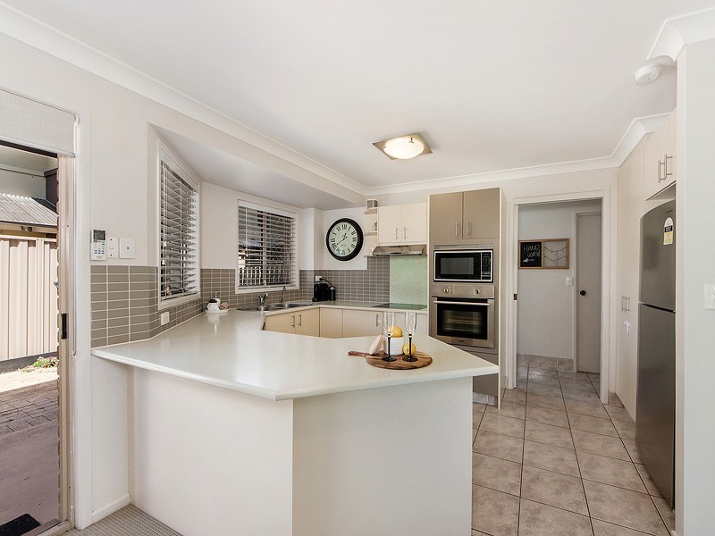 1/12 Gordon Street, Labrador QLD 4215