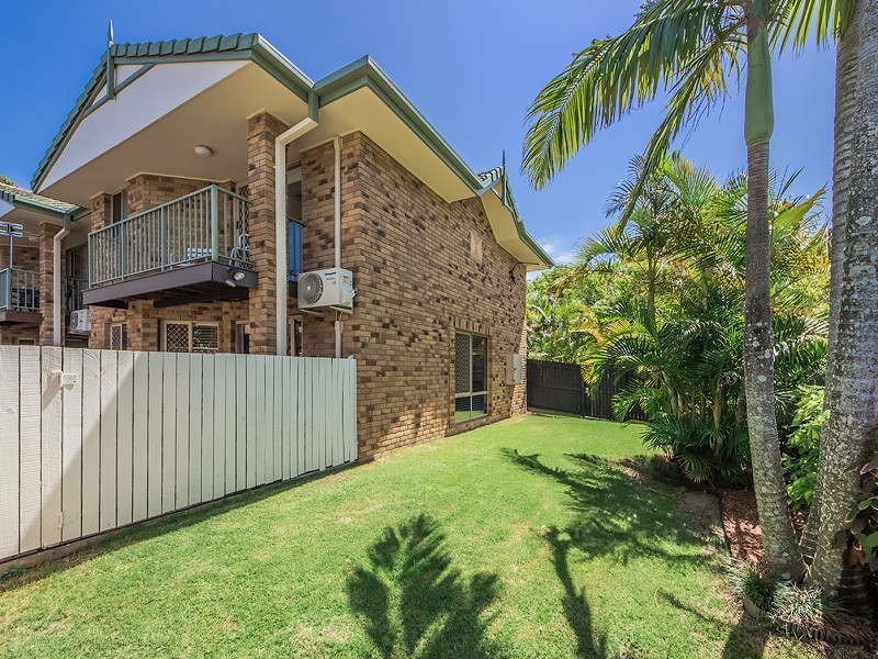 1/12 Gordon Street, Labrador QLD 4215