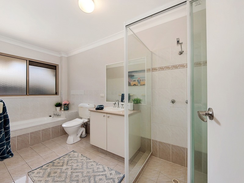 1/12 Gordon Street, Labrador QLD 4215