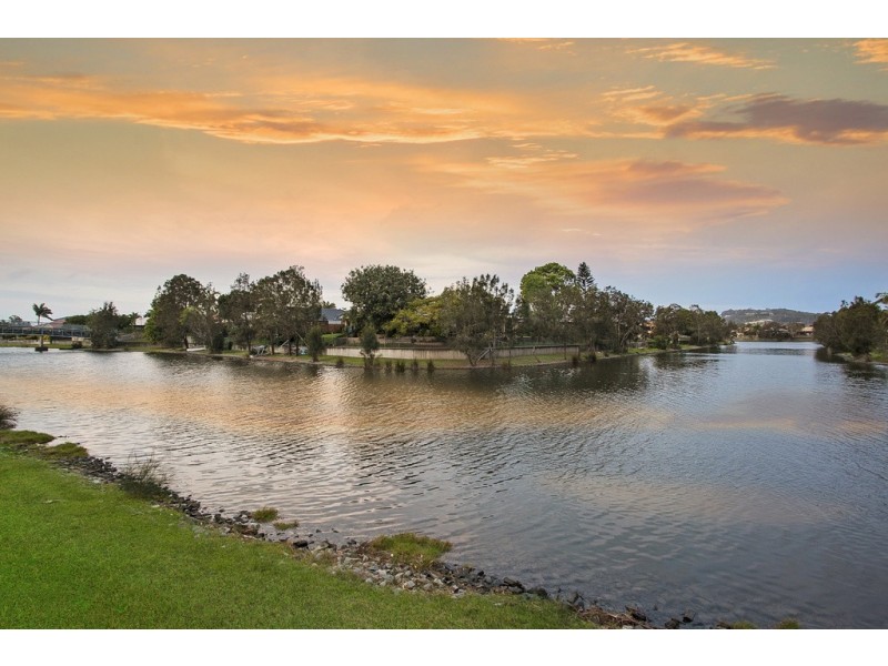 68 Harrier Drive, Burleigh Waters QLD 4220