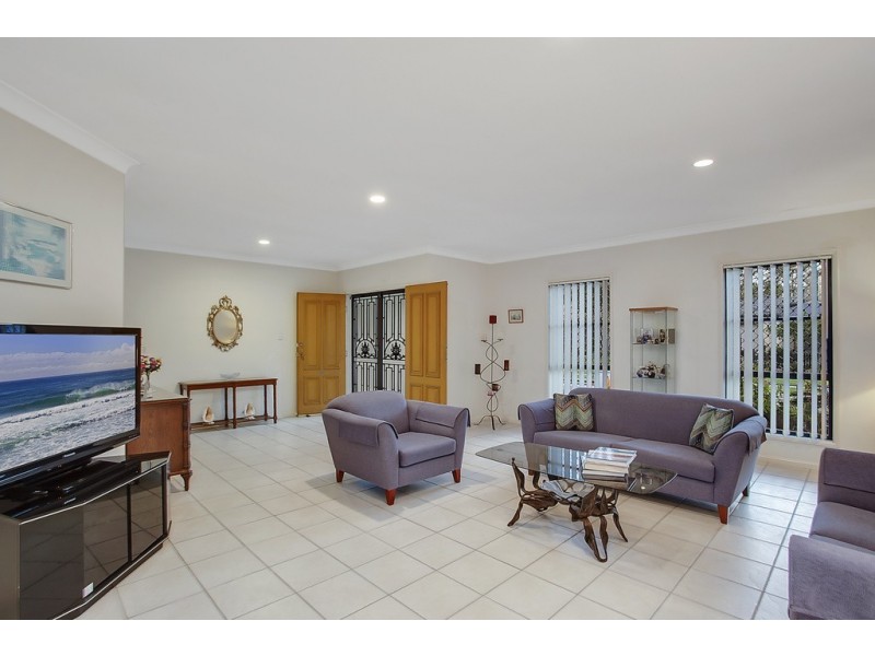 68 Harrier Drive, Burleigh Waters QLD 4220