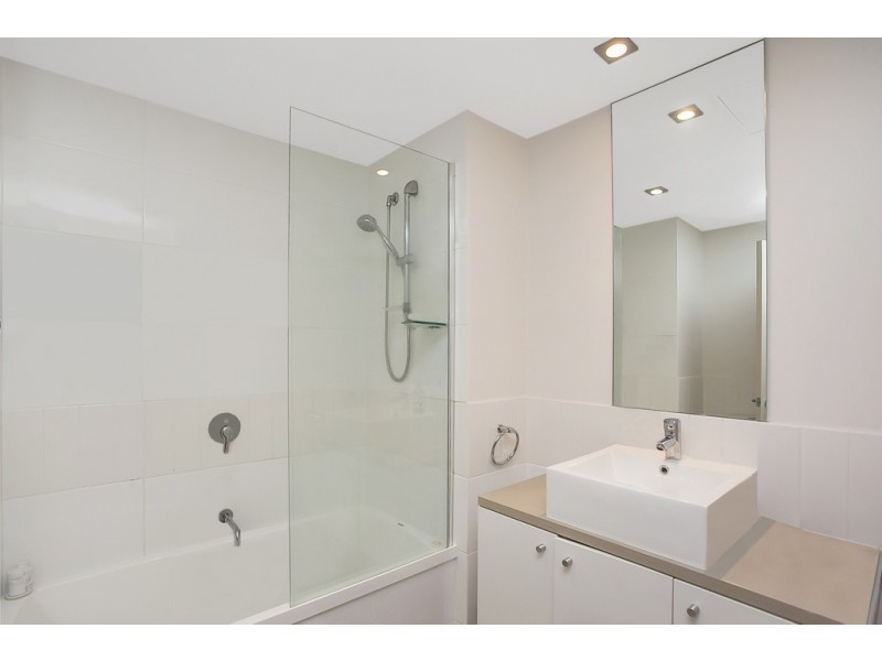 175/133 Laver Drive, Robina QLD 4226