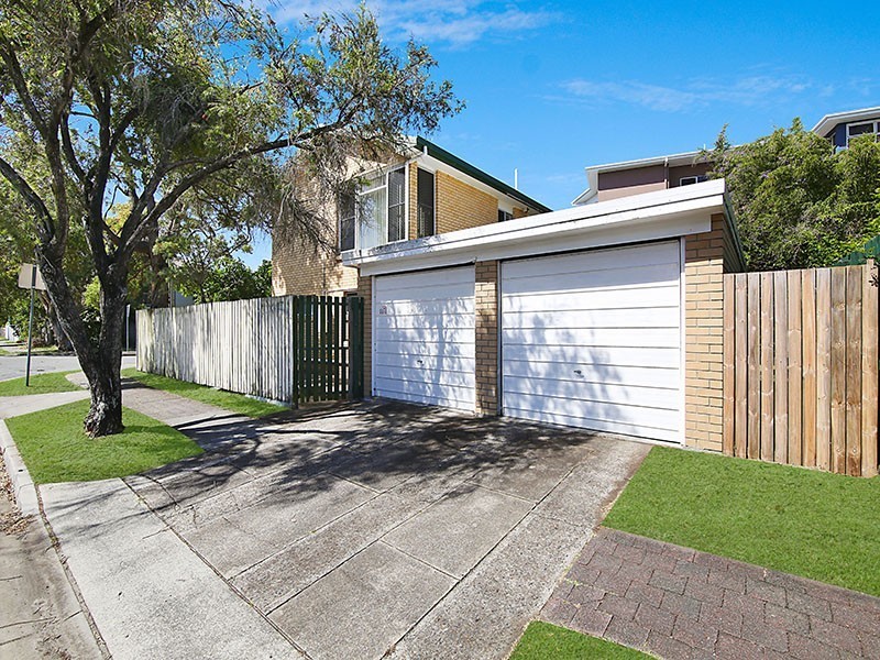 10 Dawn Parade, Miami QLD 4220