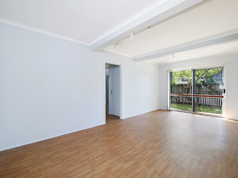 10 Dawn Parade, Miami QLD 4220