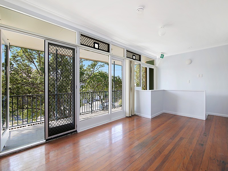 10 Dawn Parade, Miami QLD 4220