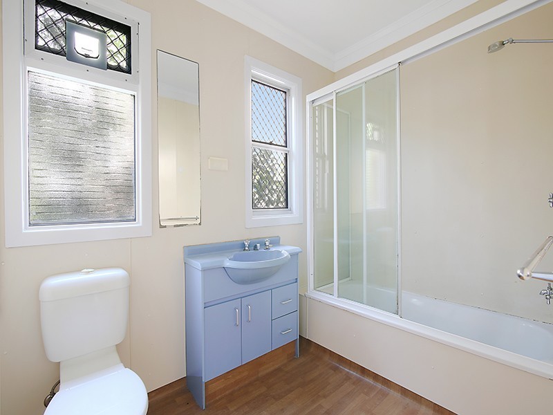 10 Dawn Parade, Miami QLD 4220