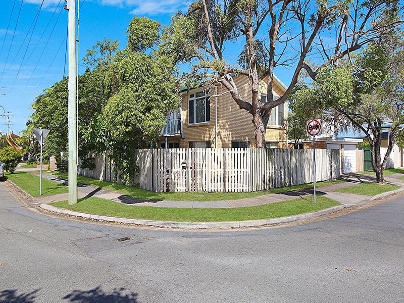 10 Dawn Parade, Miami QLD 4220