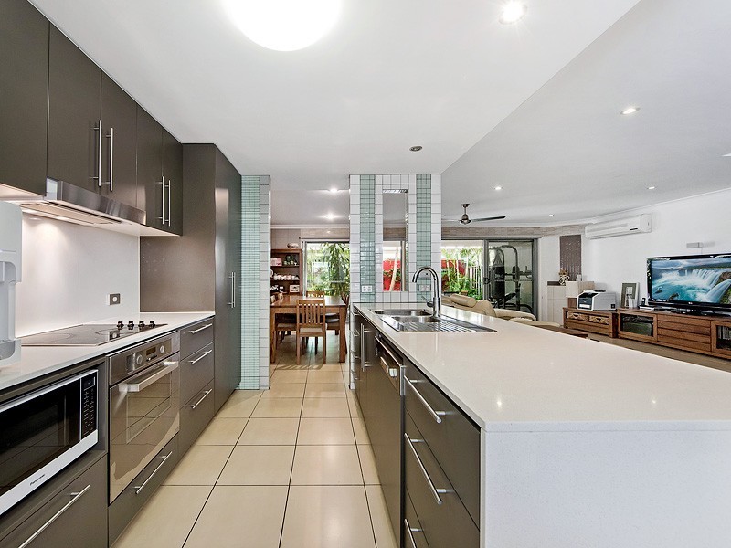52 Barcelona Way, Burleigh Waters QLD 4220