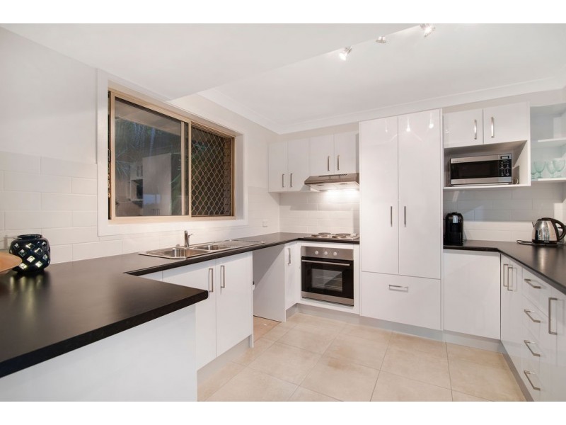 2/16 Daisy Street, Elanora QLD 4221