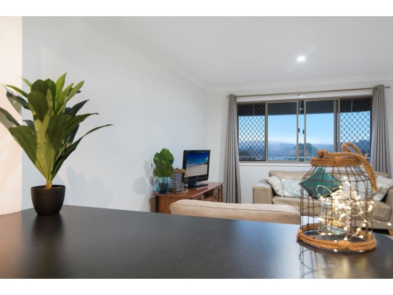 2/16 Daisy Street, Elanora QLD 4221