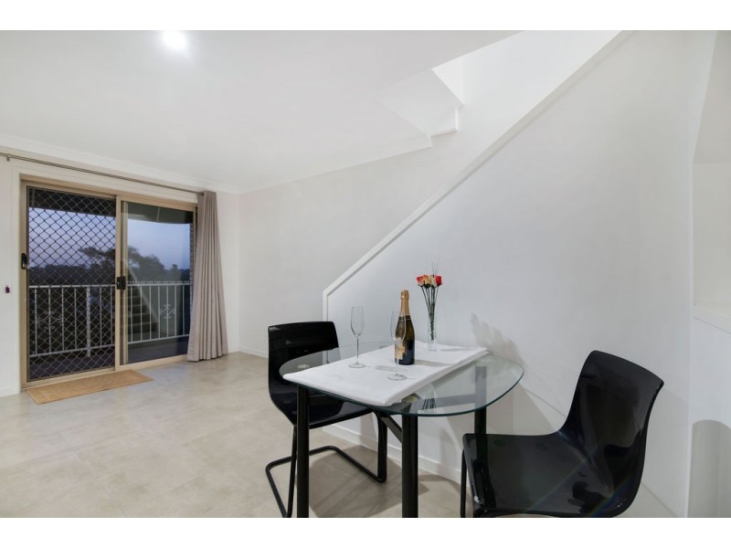 2/16 Daisy Street, Elanora QLD 4221