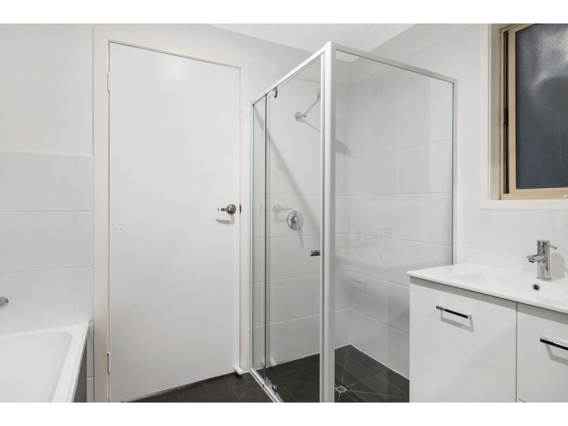 2/16 Daisy Street, Elanora QLD 4221