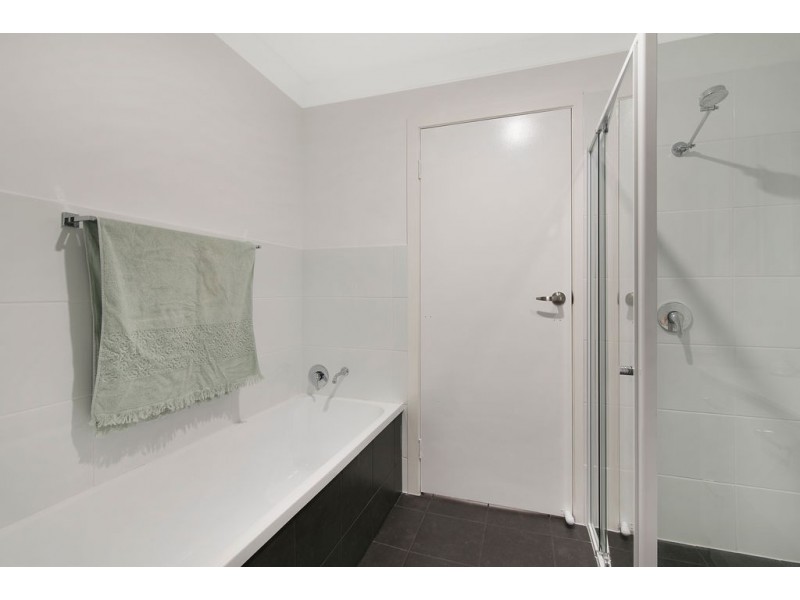 2/16 Daisy Street, Elanora QLD 4221