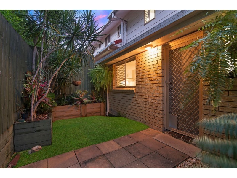 2/16 Daisy Street, Elanora QLD 4221