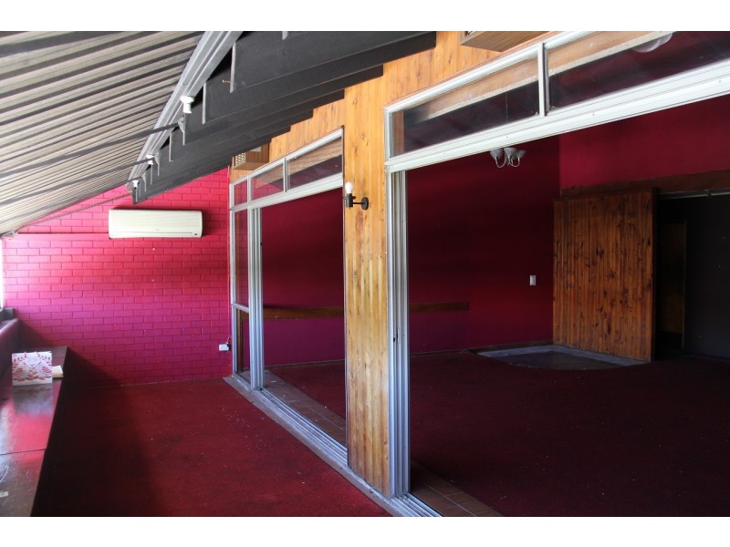 54 Thomas Drive, Chevron Island QLD 4217