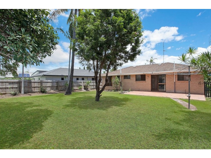 18 Joan St, Burleigh Waters QLD 4220