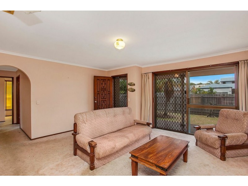 18 Joan St, Burleigh Waters QLD 4220