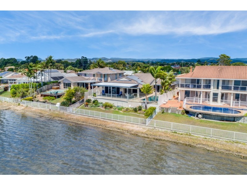 40 Harrier Dr, Burleigh Waters QLD 4220