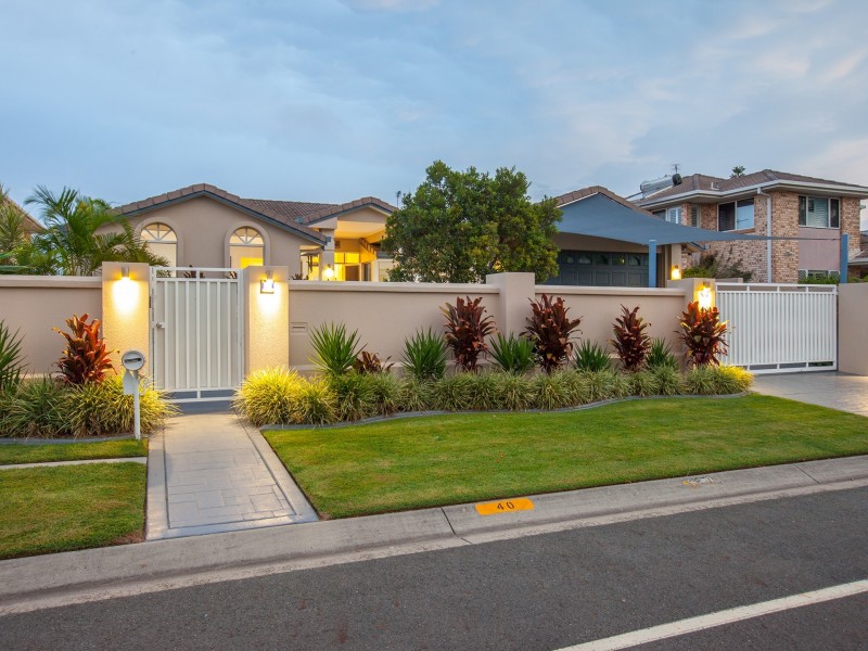 40 Harrier Dr, Burleigh Waters QLD 4220