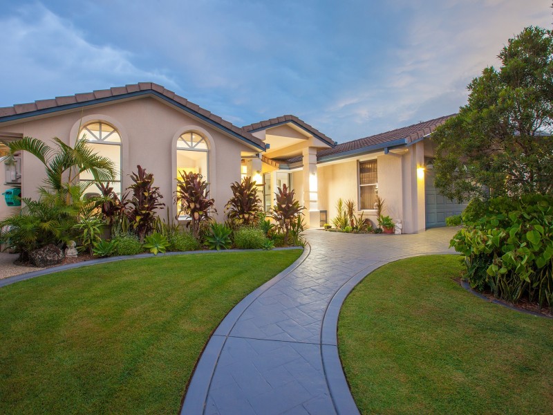 40 Harrier Dr, Burleigh Waters QLD 4220