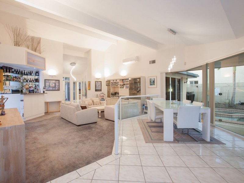 40 Harrier Dr, Burleigh Waters QLD 4220
