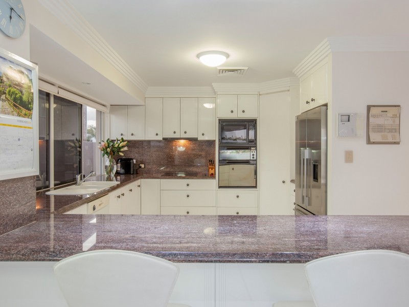 40 Harrier Dr, Burleigh Waters QLD 4220