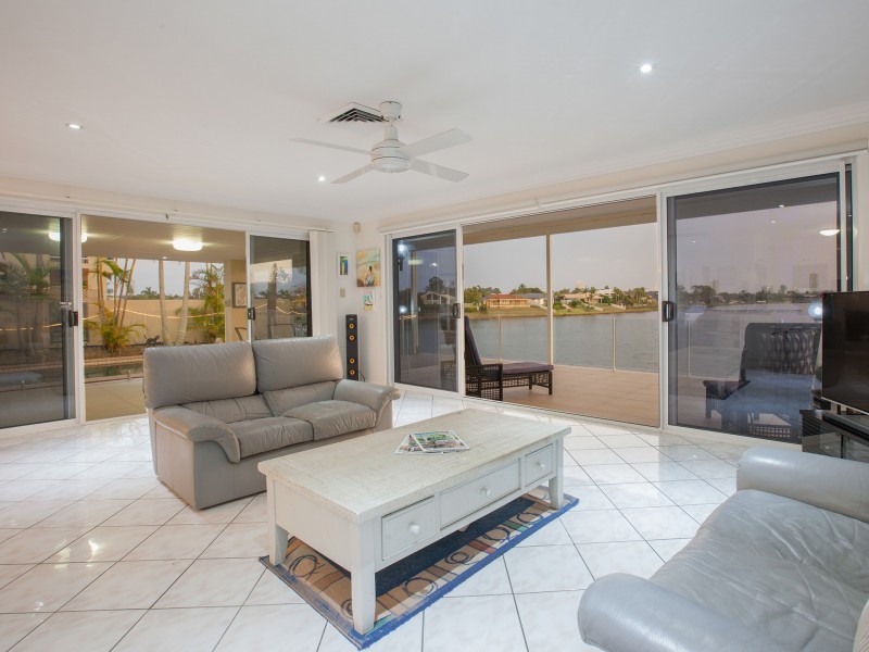 40 Harrier Dr, Burleigh Waters QLD 4220