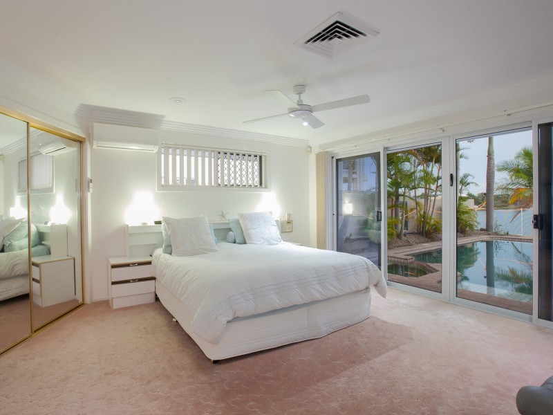 40 Harrier Dr, Burleigh Waters QLD 4220