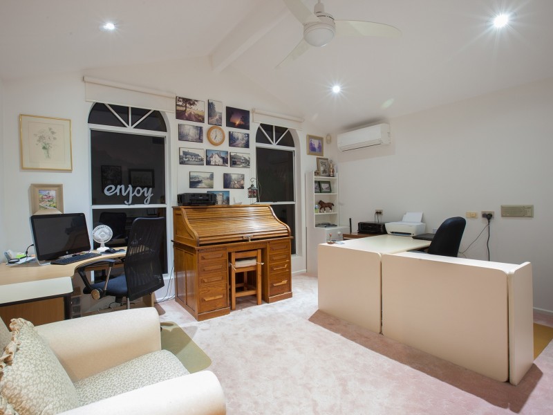 40 Harrier Dr, Burleigh Waters QLD 4220