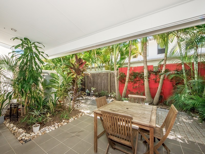 52 Barcelona Way, Burleigh Waters QLD 4220
