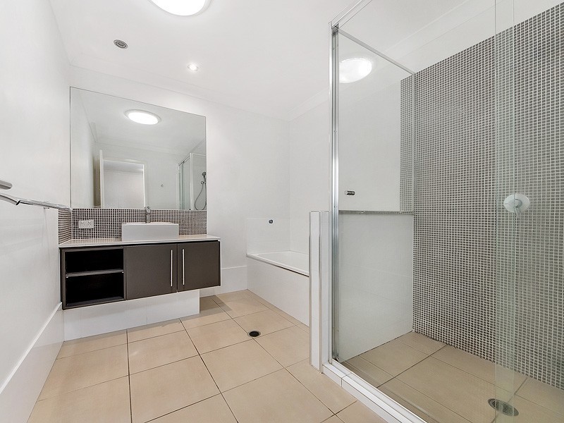 52 Barcelona Way, Burleigh Waters QLD 4220
