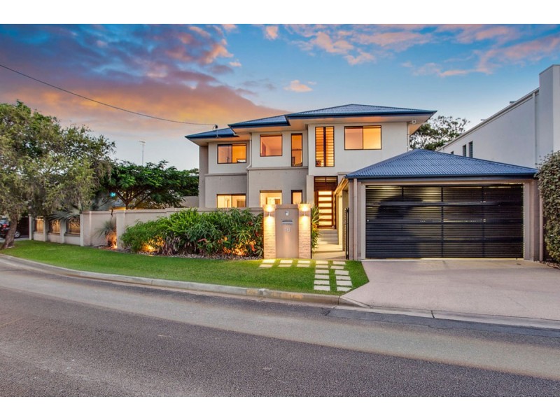 16 Elanora Drive, Burleigh Heads QLD 4220