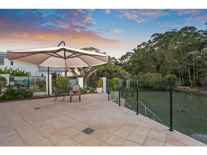 16 Elanora Drive, Burleigh Heads QLD 4220