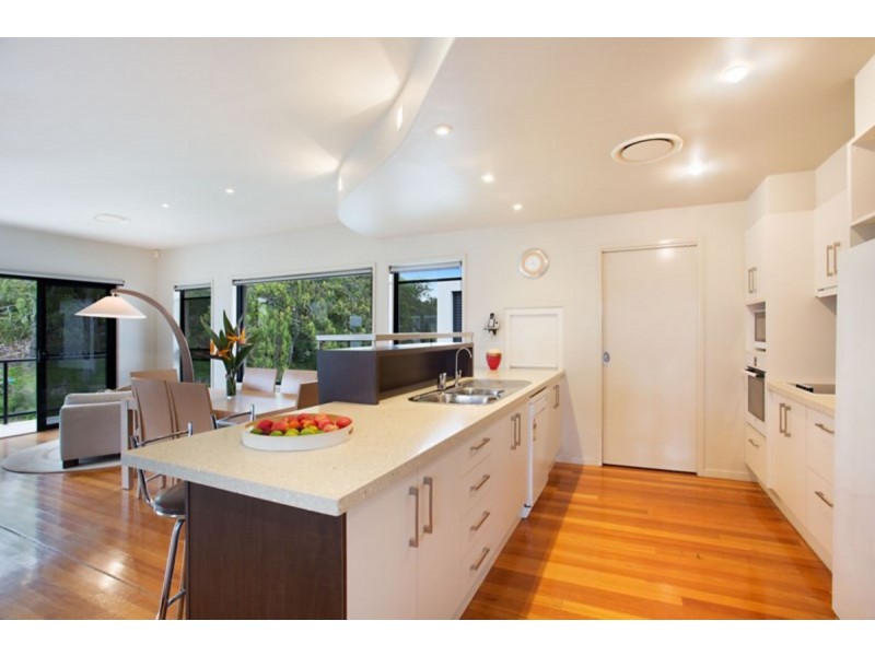 16 Elanora Drive, Burleigh Heads QLD 4220
