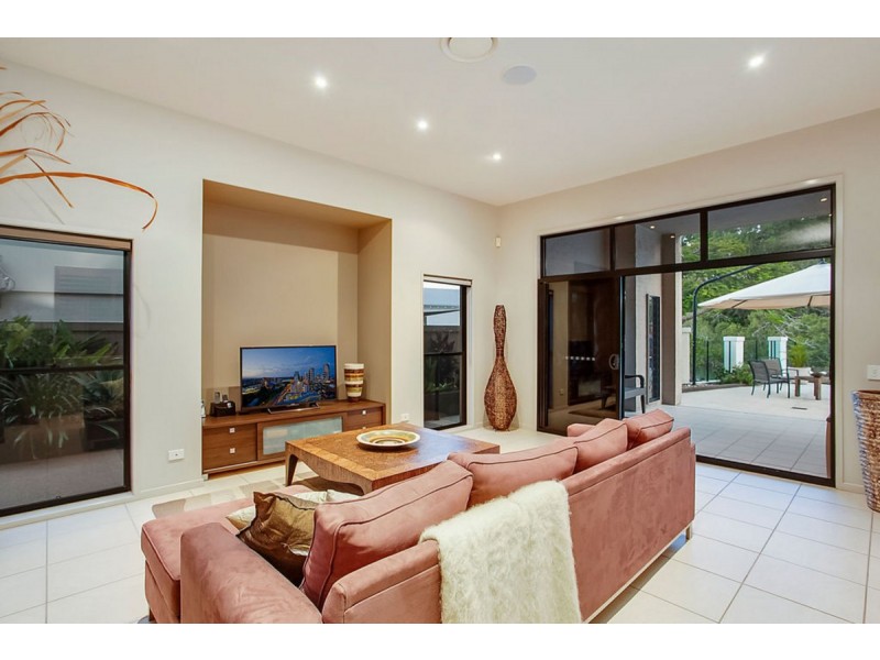 16 Elanora Drive, Burleigh Heads QLD 4220
