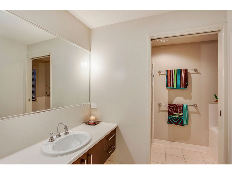 16 Elanora Drive, Burleigh Heads QLD 4220