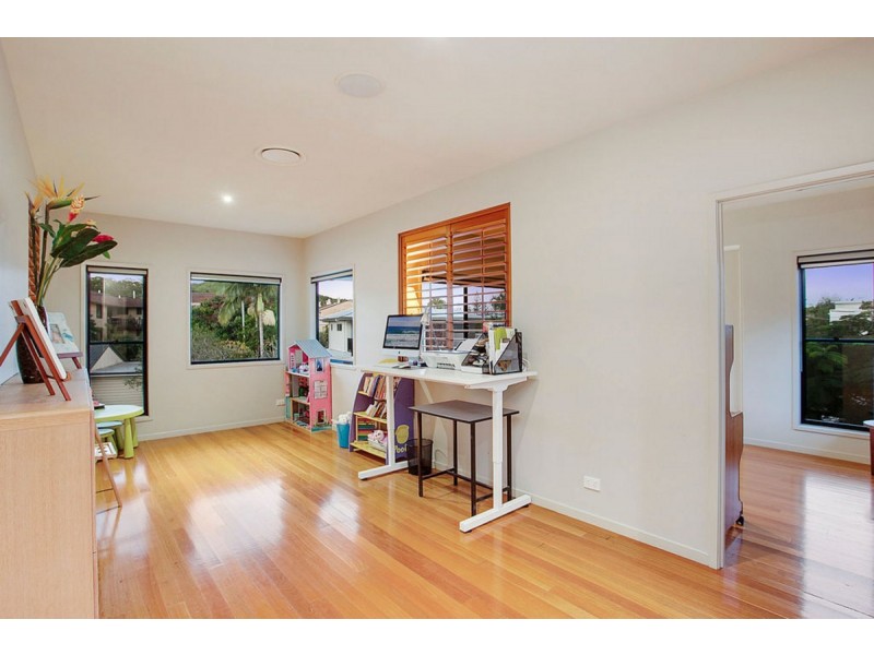 16 Elanora Drive, Burleigh Heads QLD 4220
