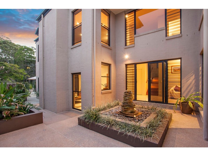 16 Elanora Drive, Burleigh Heads QLD 4220