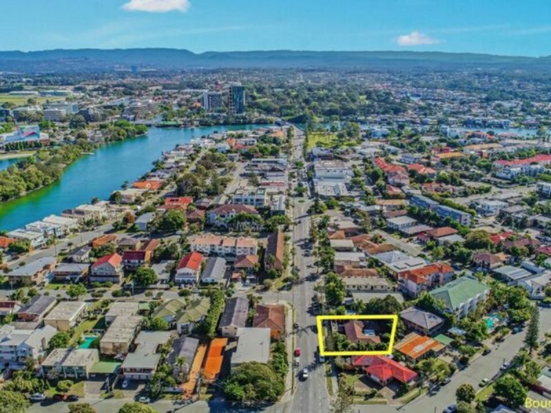 19 Thomas Drive, Chevron Island QLD 4217