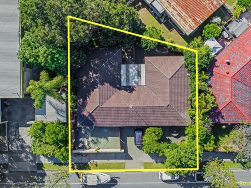 19 Thomas Drive, Chevron Island QLD 4217