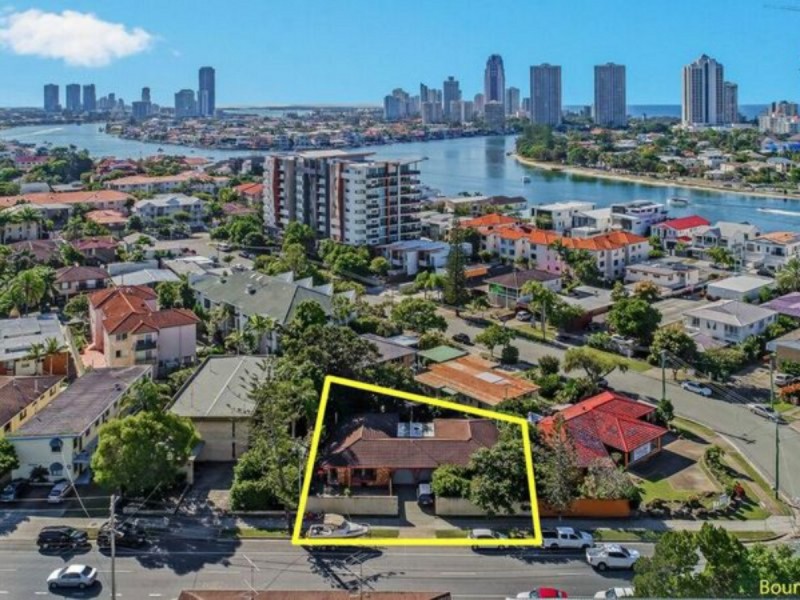 19 Thomas Drive, Chevron Island QLD 4217