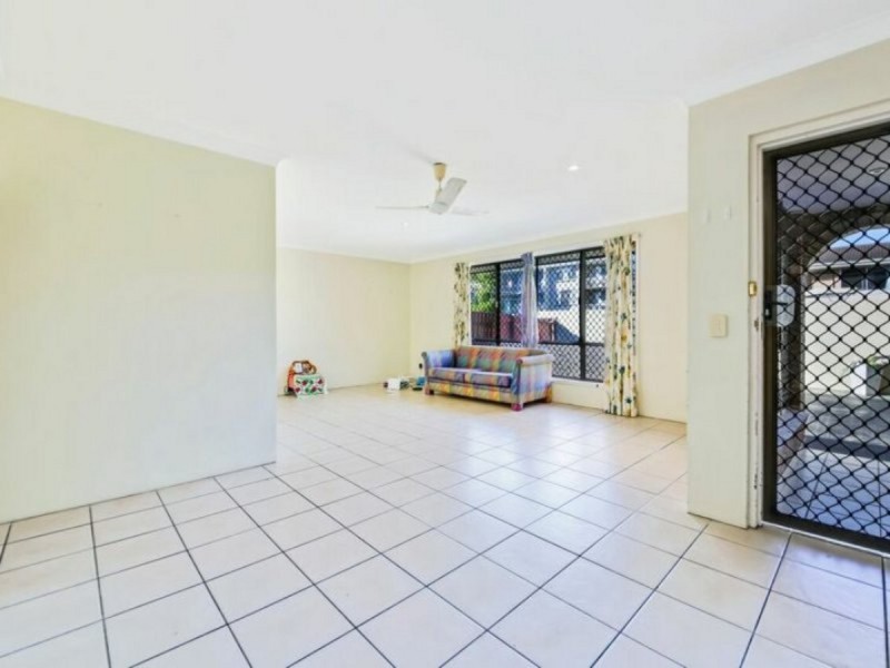 19 Thomas Drive, Chevron Island QLD 4217