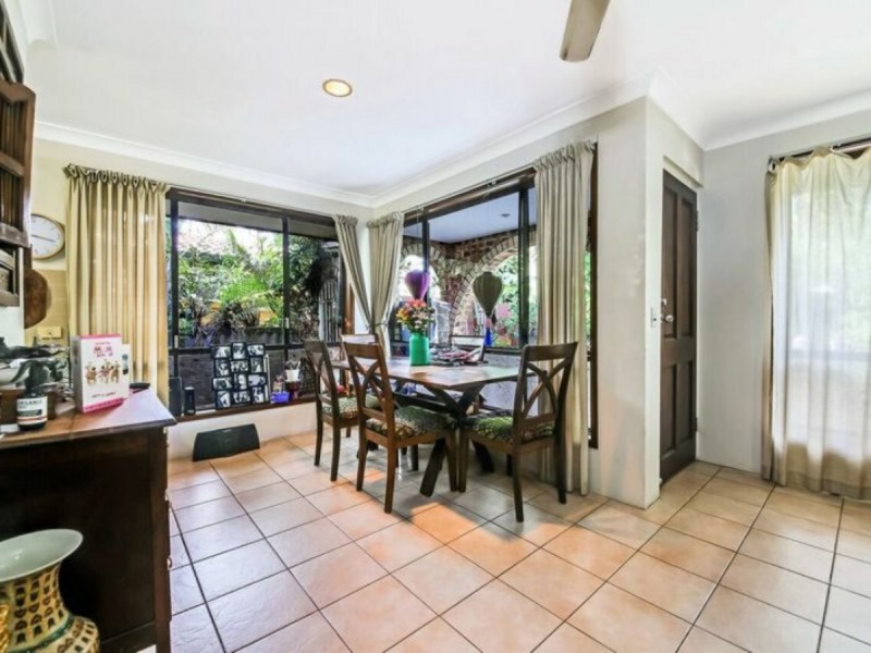 19 Thomas Drive, Chevron Island QLD 4217