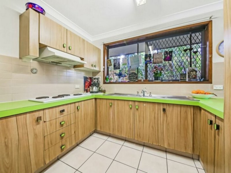 19 Thomas Drive, Chevron Island QLD 4217