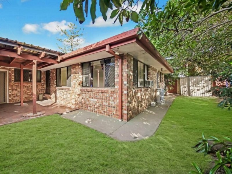 19 Thomas Drive, Chevron Island QLD 4217