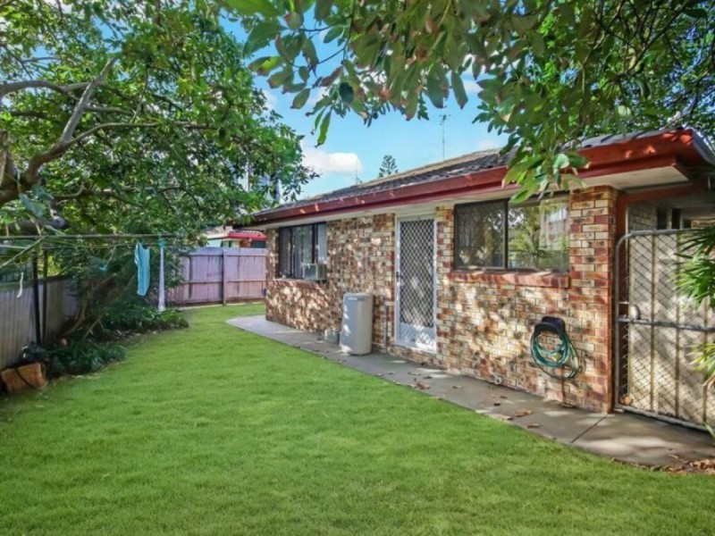 19 Thomas Drive, Chevron Island QLD 4217