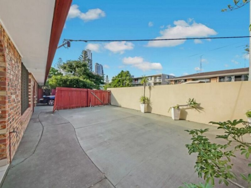 19 Thomas Drive, Chevron Island QLD 4217