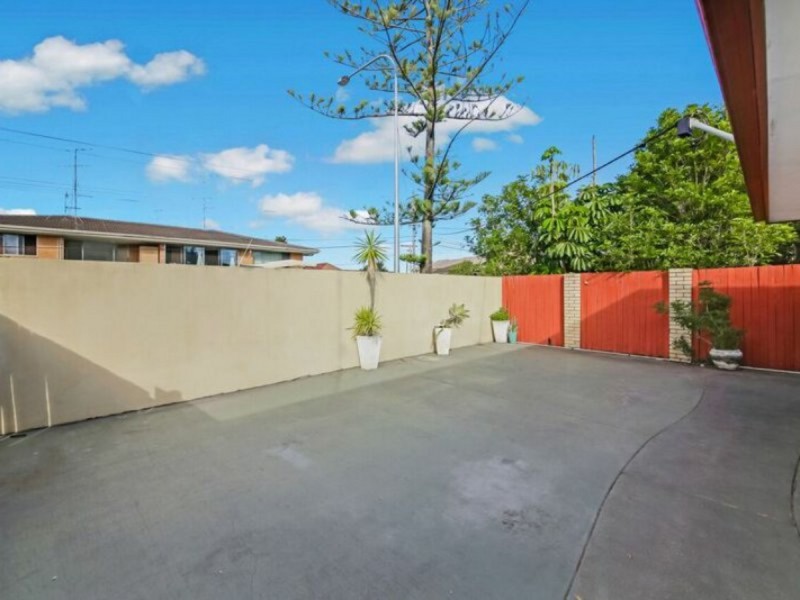 19 Thomas Drive, Chevron Island QLD 4217
